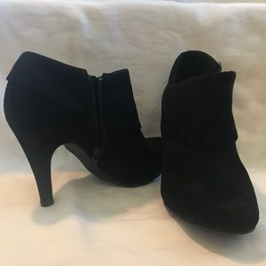 Black bootie heel